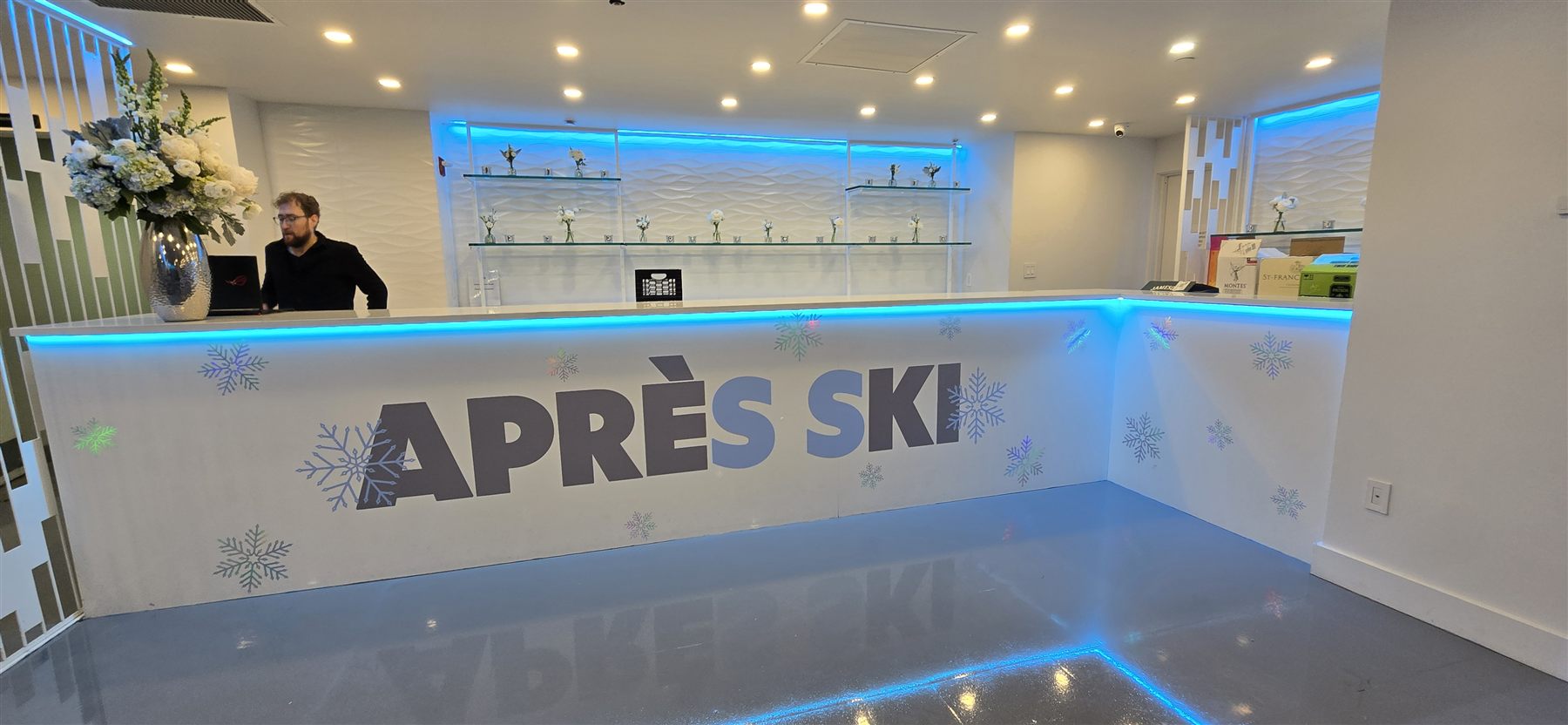 Branded winter-themed bar signage by Adicora